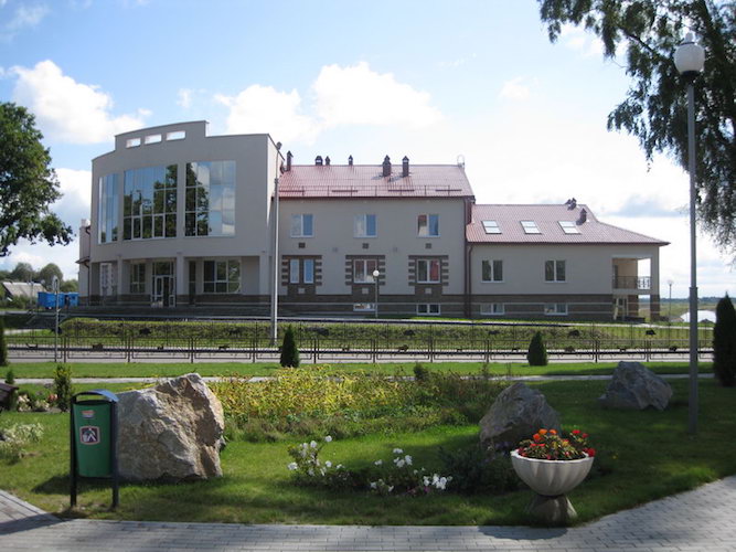 Гостиница в поселке Лясковичи 6.jpg
